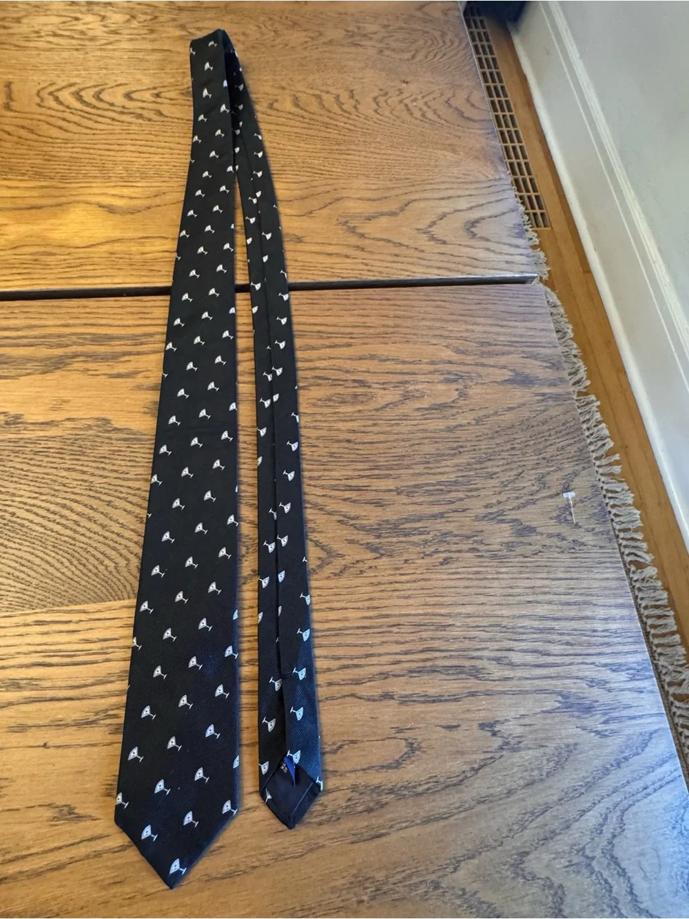 J CREW MEN'S TIE BLACK Martini Glass CUPS PRINT Skinny Tie 100% Silk